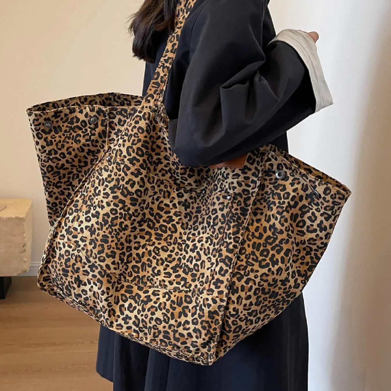 Summer 2024 Women'S Fashion Leopard Pattern Canvas Everyday Tote Bag, Summer Large Capacity Shoulder Bag for Daily Used, Casual Trendy Versatile High-Quality Daily Commuting Bag